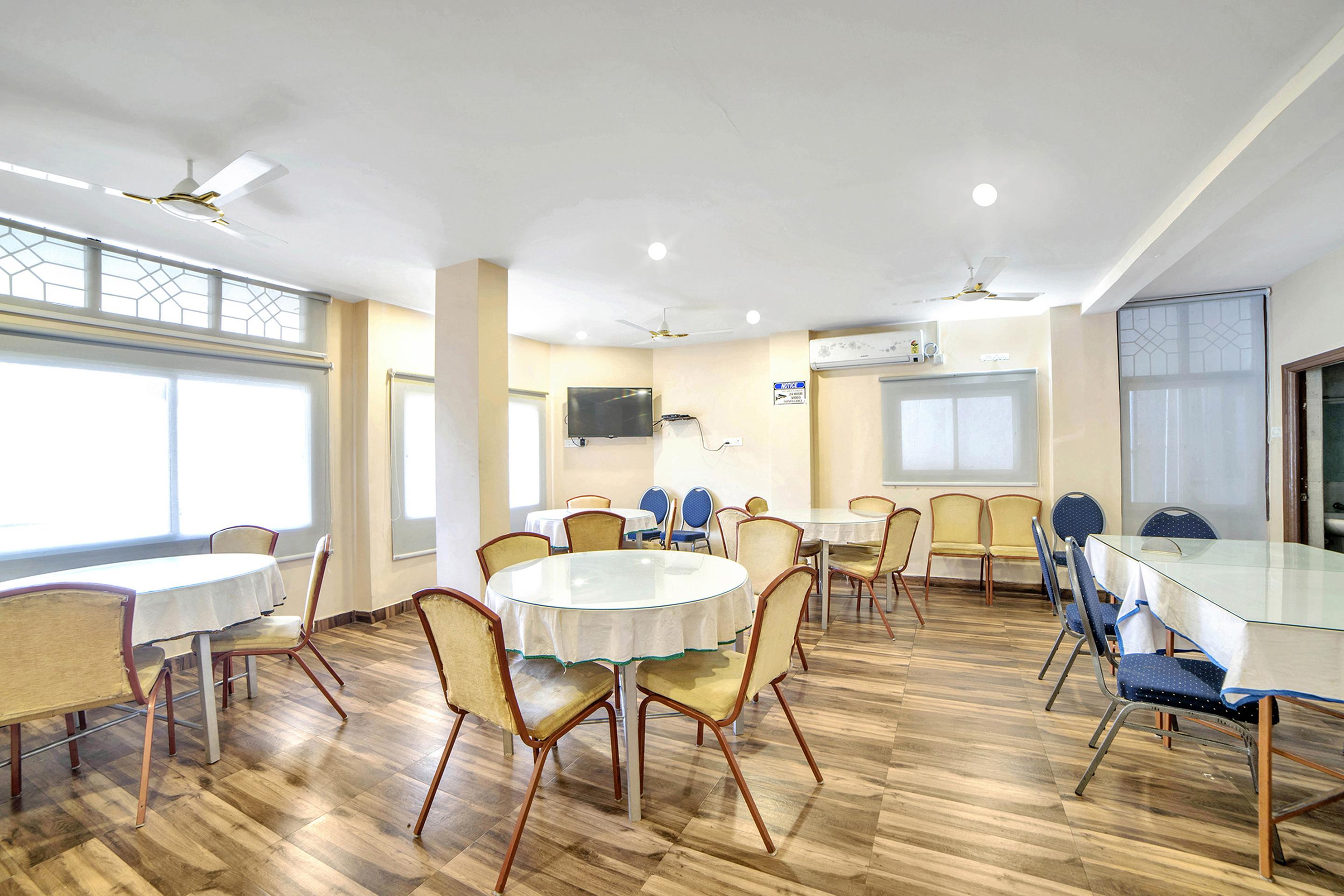 Oyo 674 Apartment Hotel Manar Luxury Suites Hyderabad Eksteriør bilde