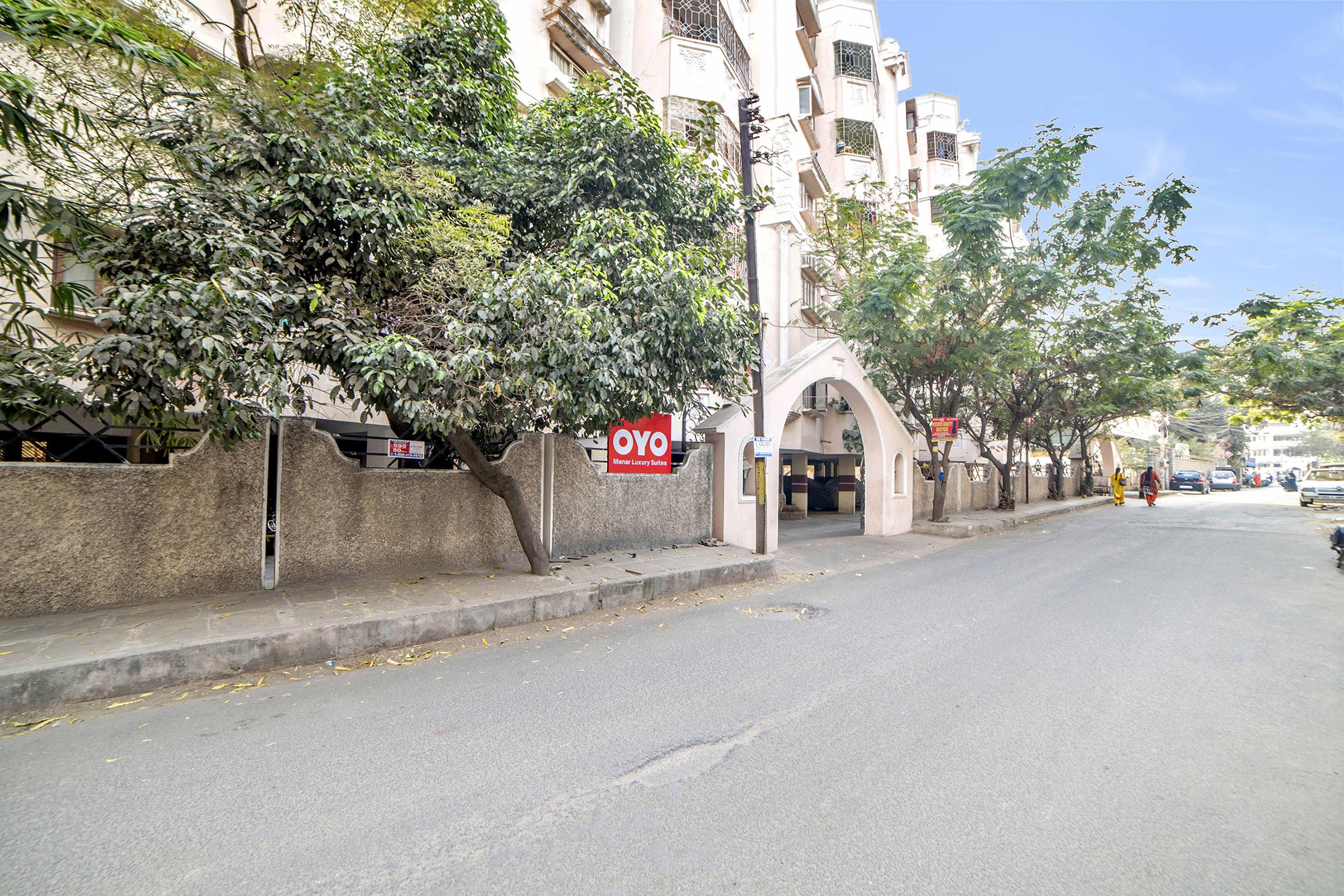 Oyo 674 Apartment Hotel Manar Luxury Suites Hyderabad Eksteriør bilde
