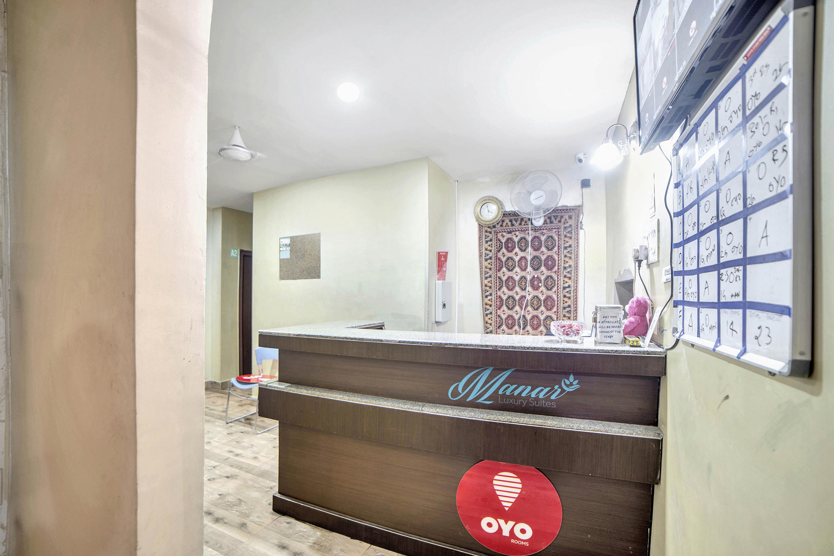 Oyo 674 Apartment Hotel Manar Luxury Suites Hyderabad Eksteriør bilde
